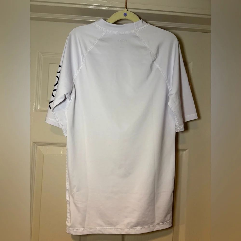 Roxy stylish rashguard